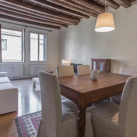 Casa Tadi Centro דירה *